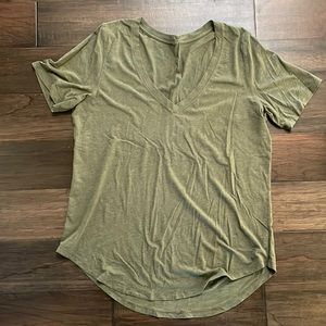 Lululemon size 10 love tee